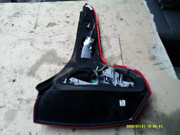 FEU ARRIERE GAUCHE VOLVO - Vue 2